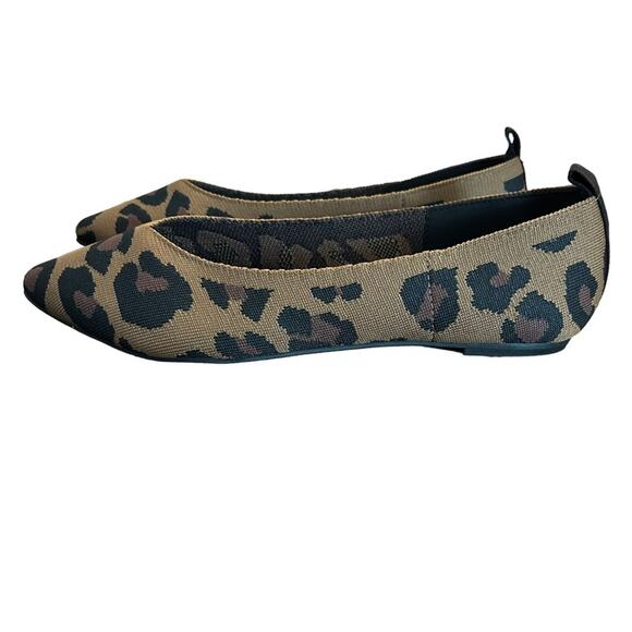 Journee Collection Tayleen Leopard Knit Fabric Pointed Toe Flats Retro NEW 8.5 - Picture 7 of 11